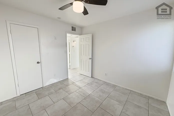 308 E Vogel Ave #4 — Photo 24
