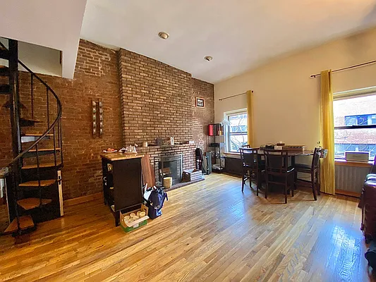 Rented by Oxford Property Group | media 12