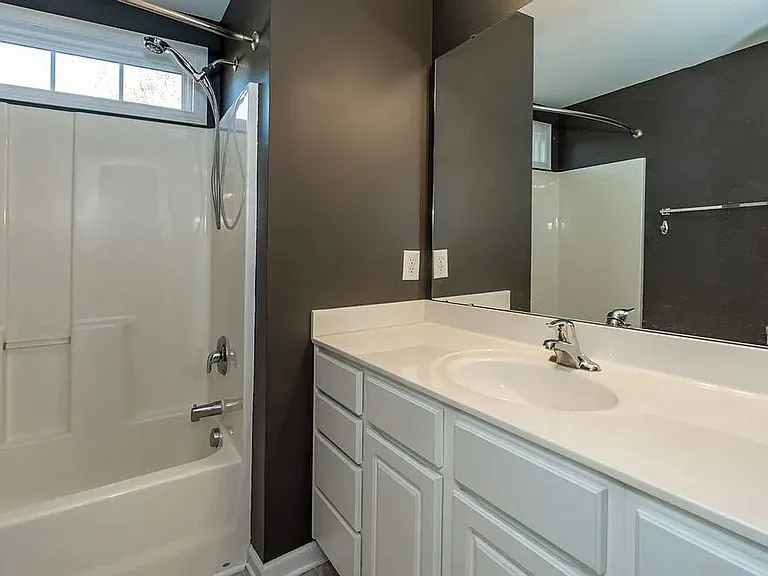 546 Elm Ave — Photo 18