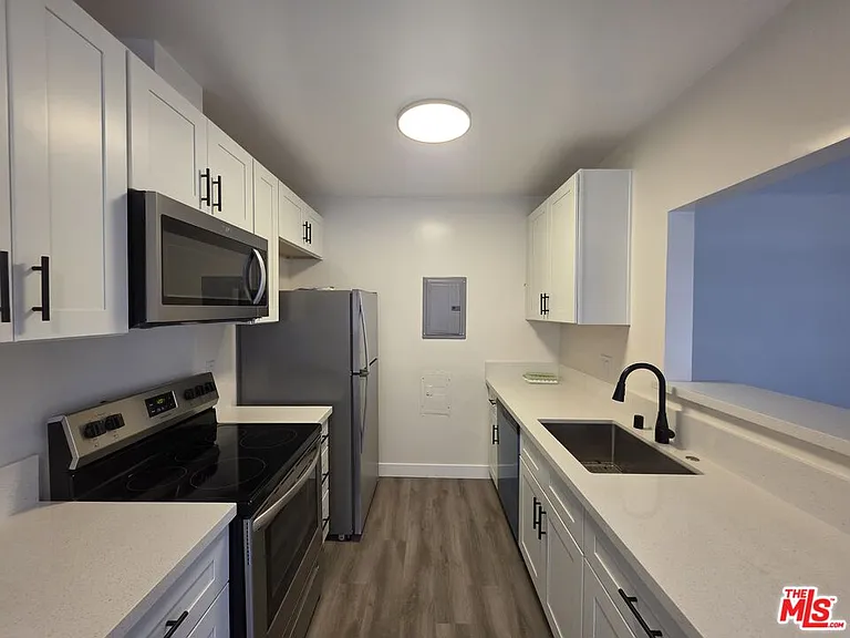 2228 20th St #5 — Photo 7