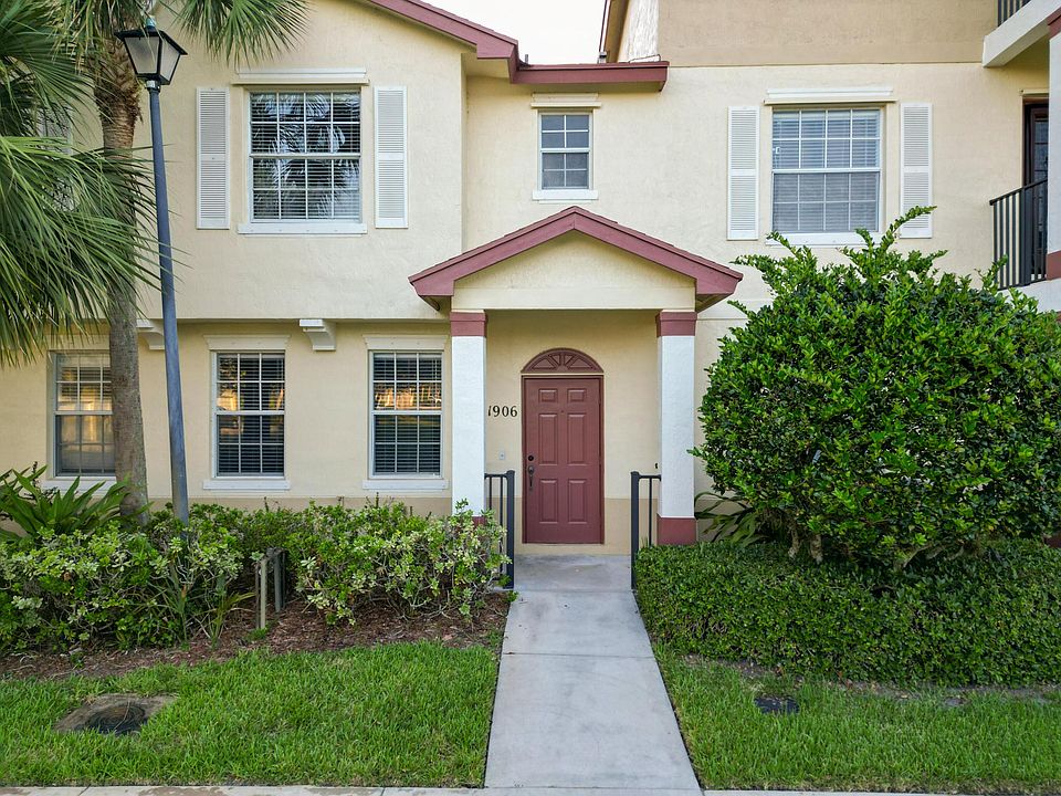 1st image of 1906 SE Interlachen Drive