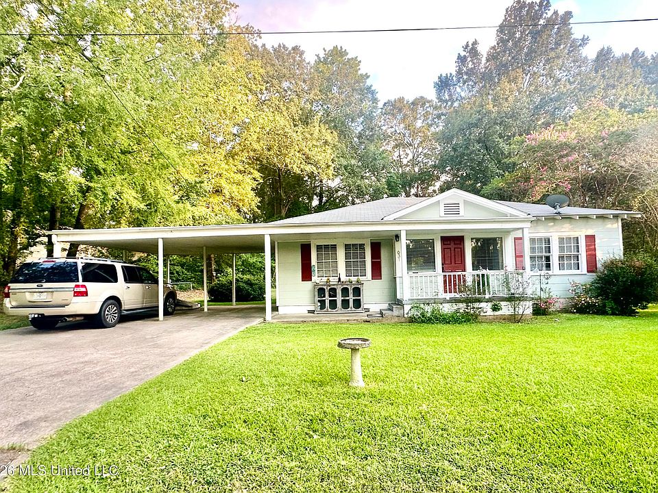 1st image of 631 W Chickasaw St