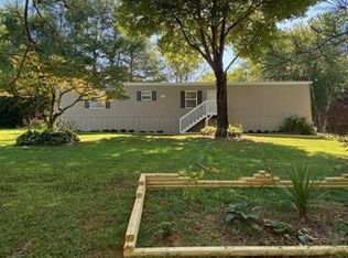104 Fox Ridge Dr, Hendersonville, NC 28739