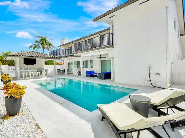 13420 SW 2nd St, Miami, FL 33184