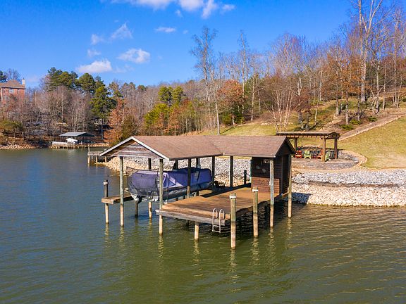 4th image of 746 Twin Cove Cir