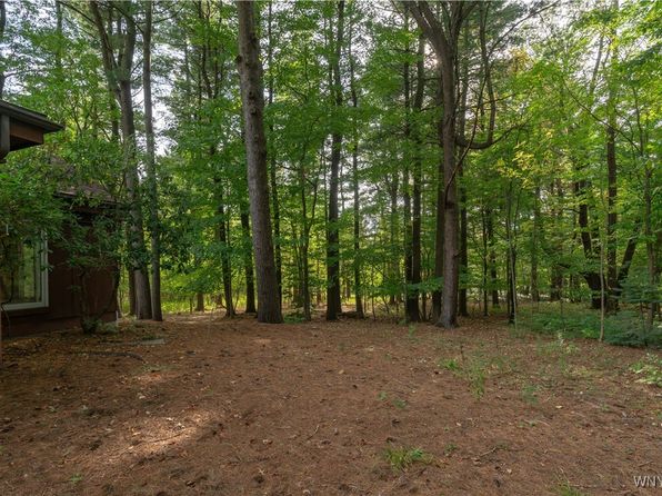Additional property image - 5 Lennys Ln, Orchard Park, NY 14127