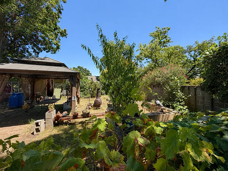 7240 Chesney Way — Photo 8