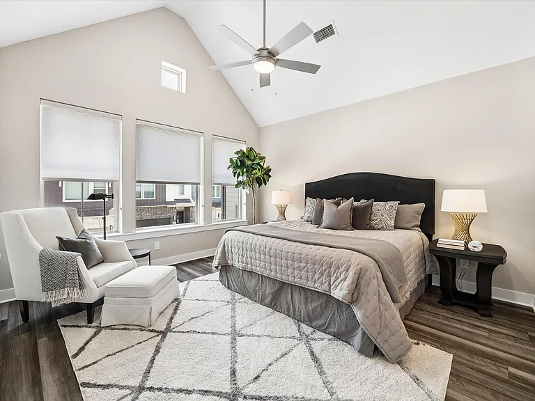 10960 Hewitt Cliff Ln — Photo 13