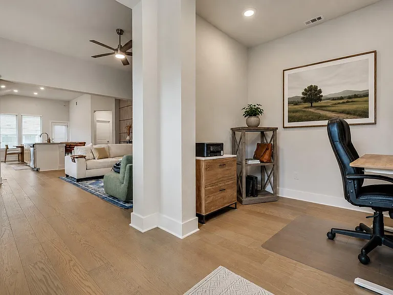 8608 McKamy Dr — Photo 4