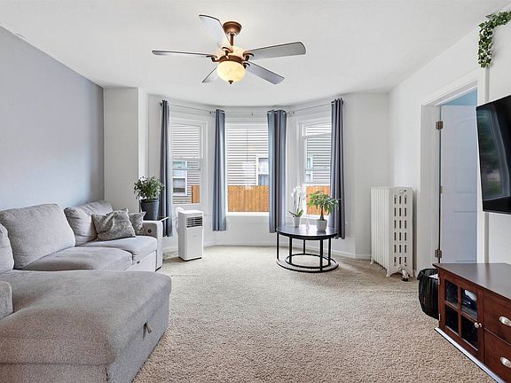 5th image of 424 3rd St