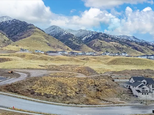 281 N Sherwood Dr, Providence, UT 84332