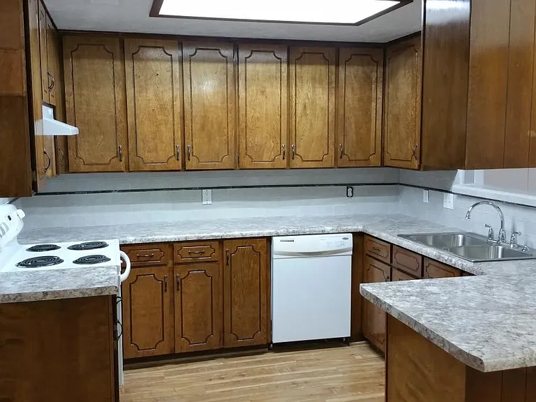 6017 Robin Dr — Photo 17