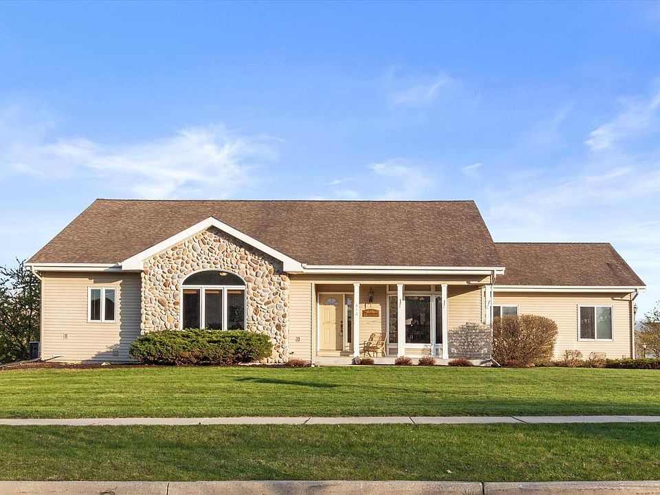 610 Two Rivers DRIVE, Mukwonago, WI 53149 Zillow