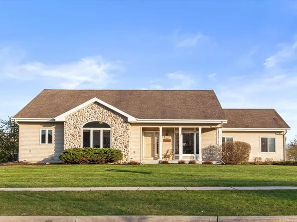 610 Two Rivers DRIVE, Mukwonago, WI 53149