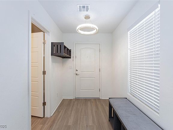 5th image of 521 Abrazar Ave