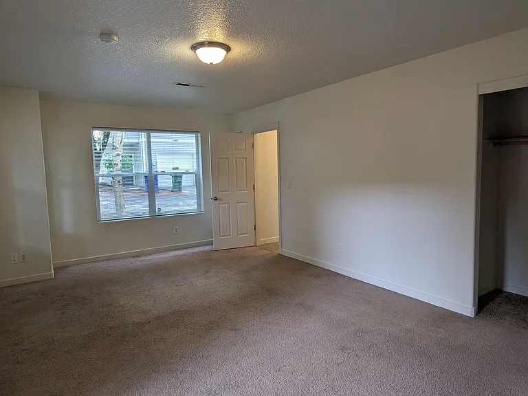 Halsey East Townhomes — Photo 254