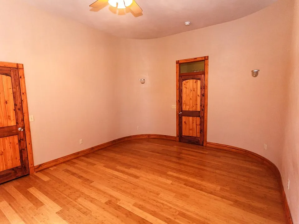 Very large guest room 2nd view