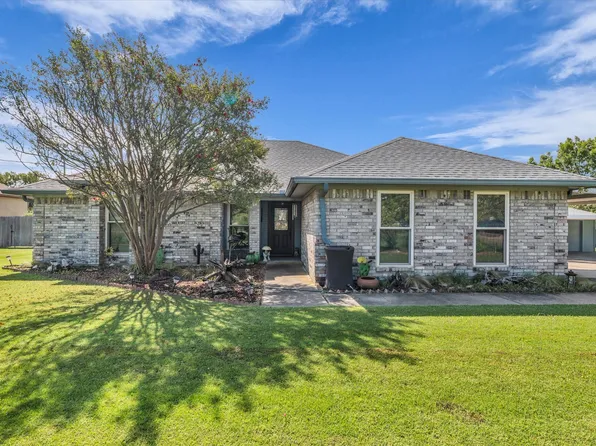 107 Fort Graham Cir, Waco, TX 76705