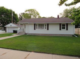 2104 15th St, Menominee, MI 49858