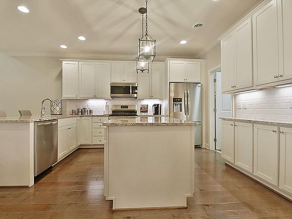 2nd image of 1297 Meadow Walk Ln