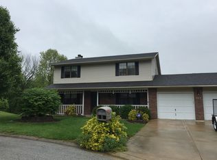 948 Olde Farm Rd, Troy, IL 62294