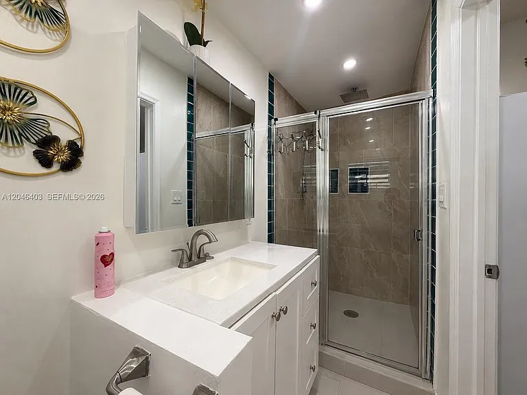 6118 Mayo St #3 — Photo 8