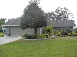 1405 Sandalwood Dr, Plant City, FL 33563