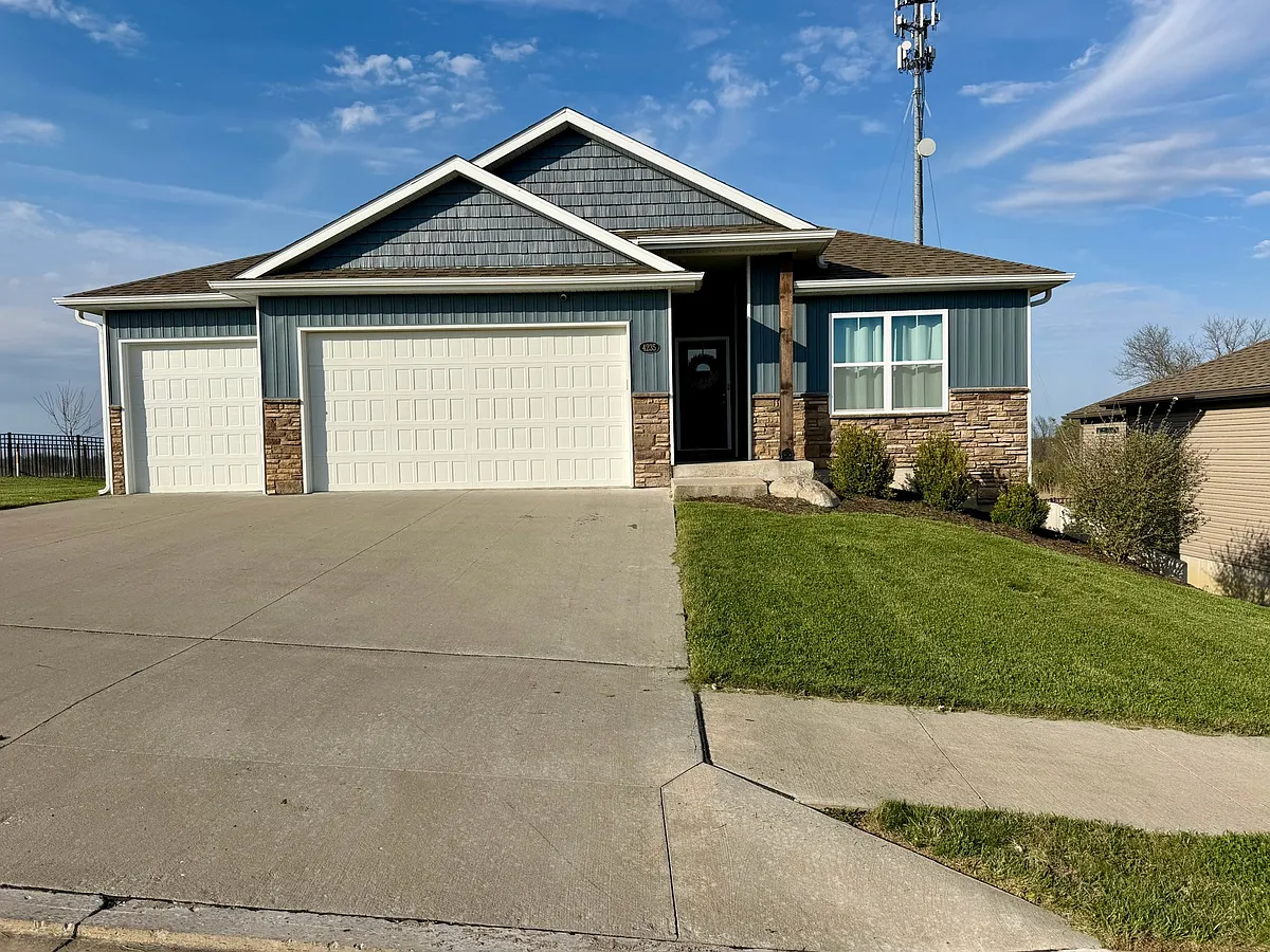Building Photo - 4235 W Snapdragon Dr