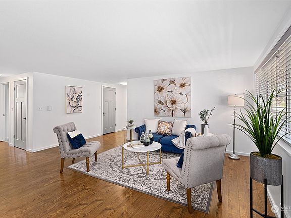 5th image of 3834 175th Avenue NE #206