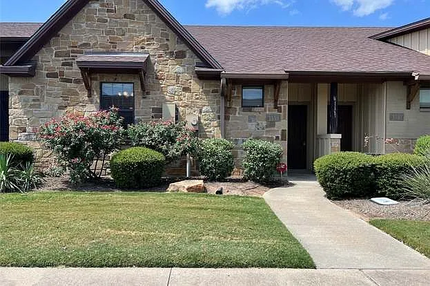 3339 General Pkwy — Photo 1