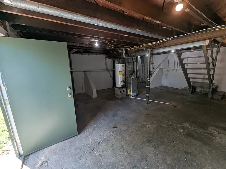 109 N Vermont St — Photo 3