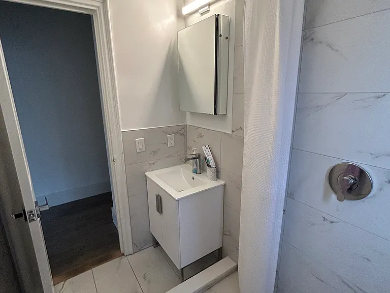 3000 Valentine Ave #3E — Photo 5