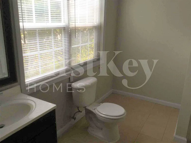4816 Clove Dr SW — Photo 2
