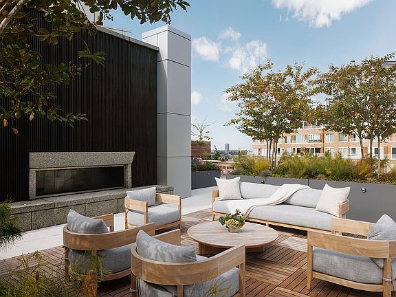 3rd image of 212 W 72nd St #19D