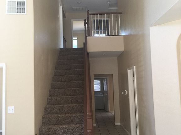 5th image of 18112 Osborne St