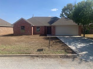 413 Colony St, Eastland, TX 76448