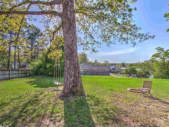 2nd image of 104 Shale Creek Ct