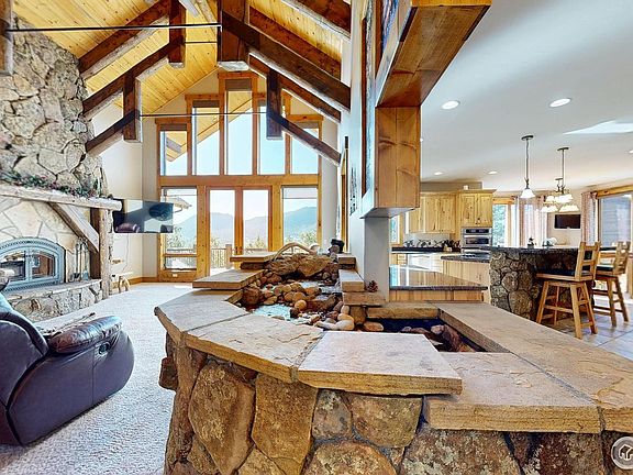 3rd image of 1049 Pine Knoll Dr