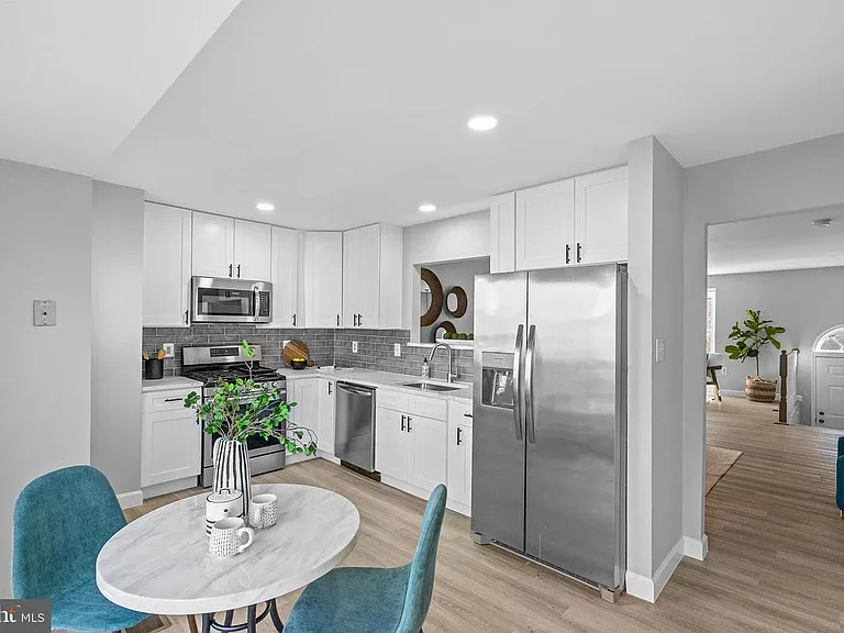 5606 Gresham Ln — Photo 12