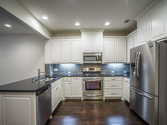 4th image of 3016 Decker Dr