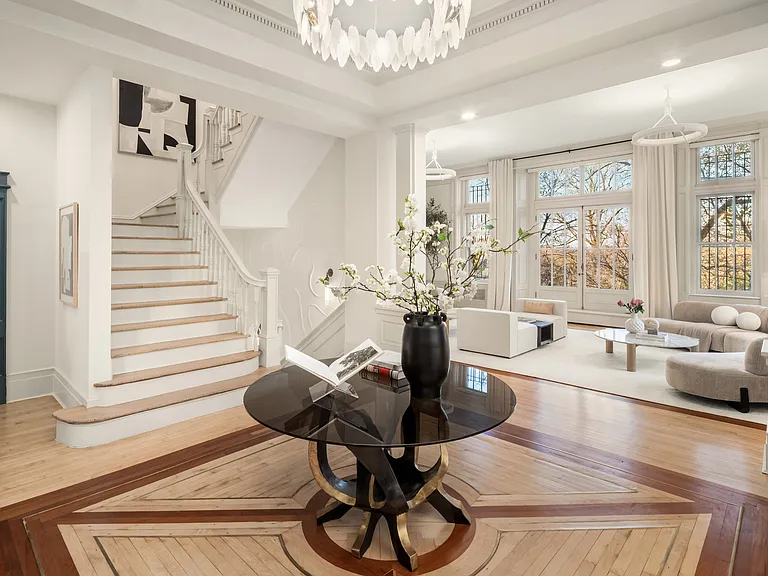 337 Riverside Dr — Photo 15