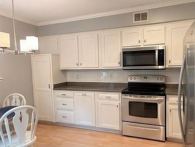 4th image of 6325 W 52nd St