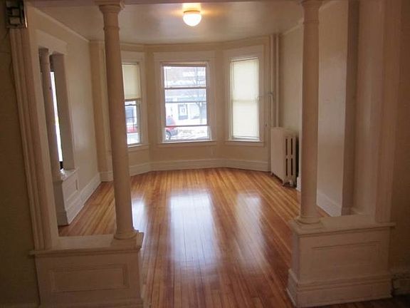 3rd image of 189 Quail St #B