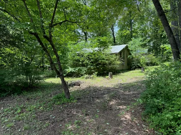 1907 Bream Hollow Ln, Soddy Daisy, TN 37379