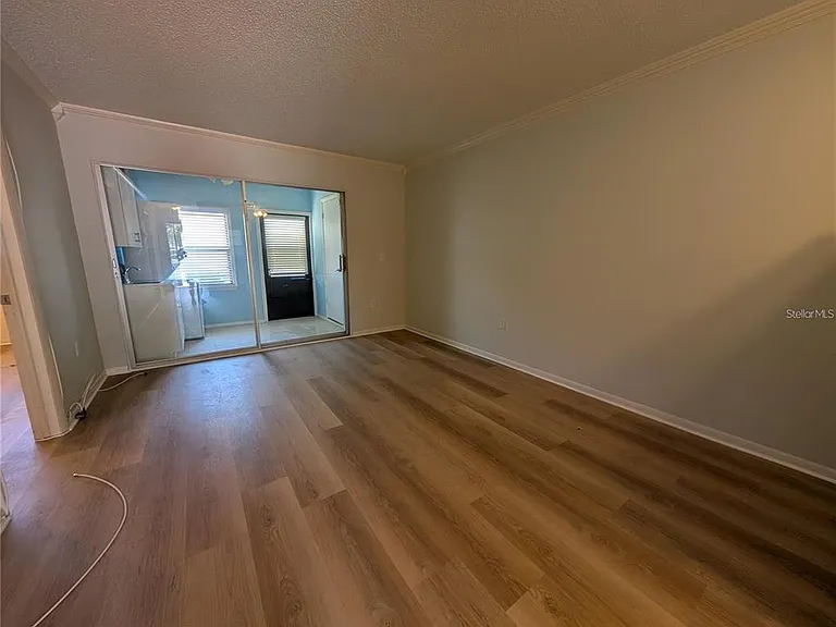 13850 Oakwood Ln — Photo 3