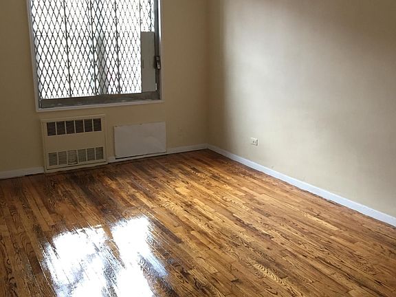 5th image of 14430 Roosevelt Ave APT 406
