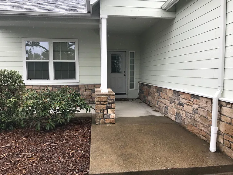 2091 Royal Street Georges Dr — Photo 1