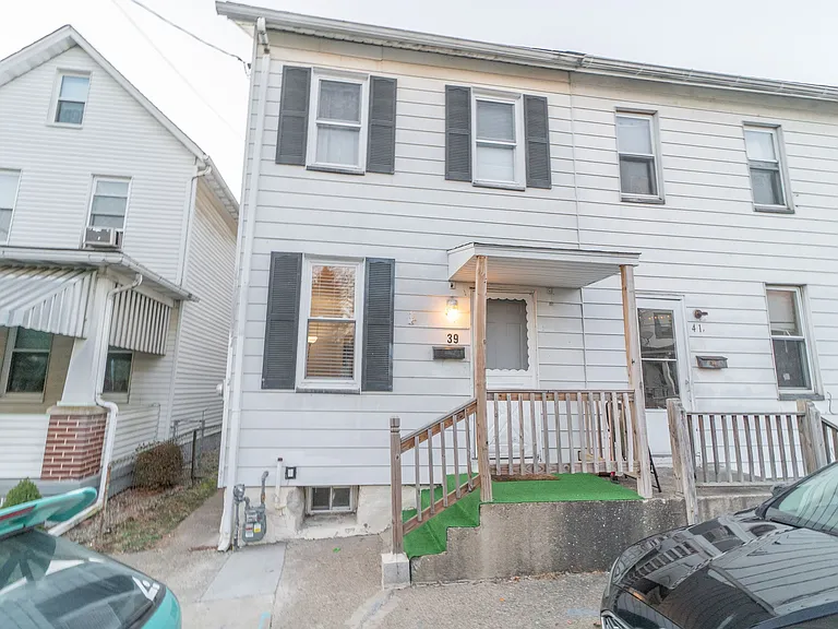 39 Rose St — Photo 20