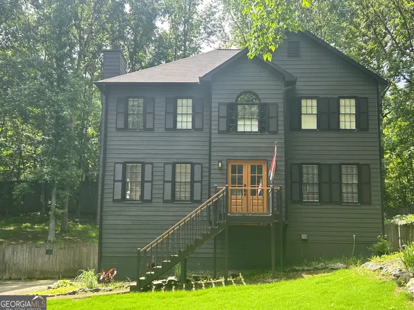 526 Lakeside Dr, Hiram, GA 30141