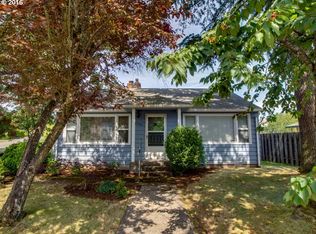 18306 Portland Ave, Gladstone, OR 97027